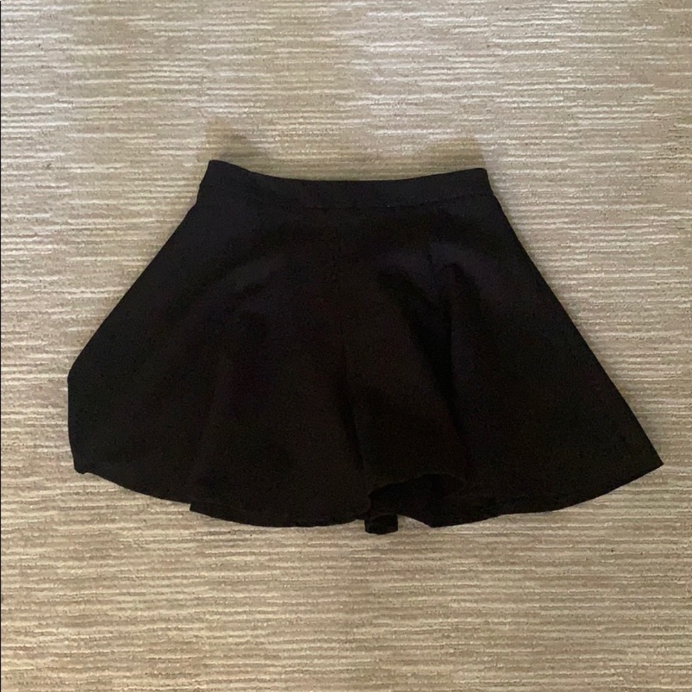 Simple black flowy skirt